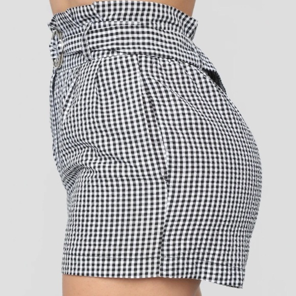 ✨2 for 15$✨NWT High waisted checker shorts - Picture 3 of 12
